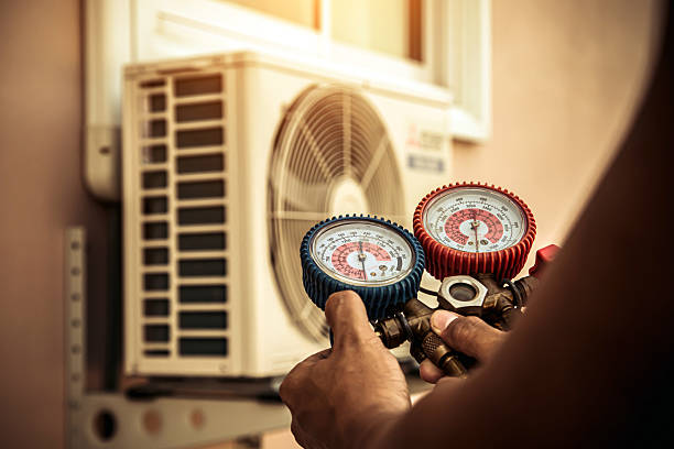 Professional Hvac technician working in Roberts, ID